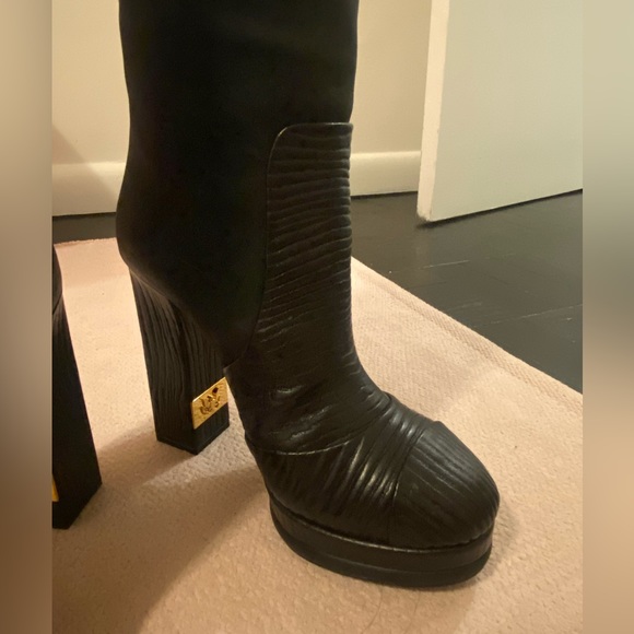 Authentic NIB CHANEL Knee High Tall Heeled Logo Boots 37 - Picture 7 of 15